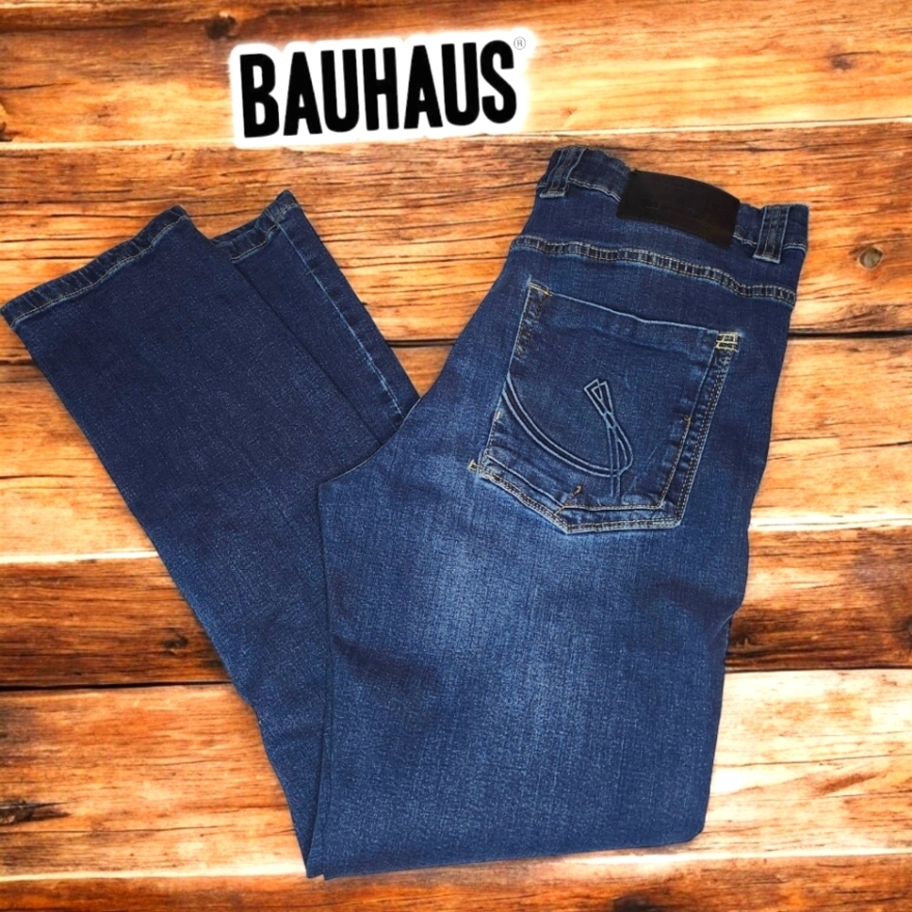 BAUHAUS Slim Straight Leg - 34